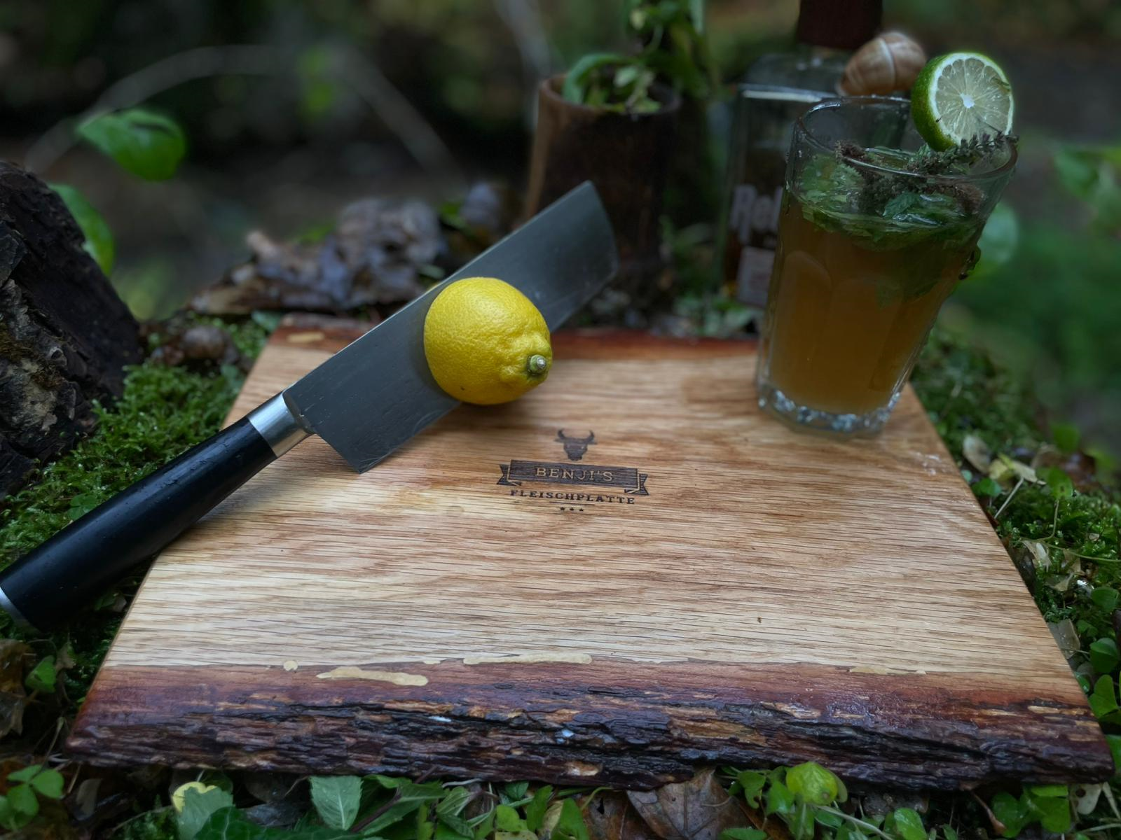 Personalisierbares Servier- oder Schneidebrett aus Schwarzwald Eiche